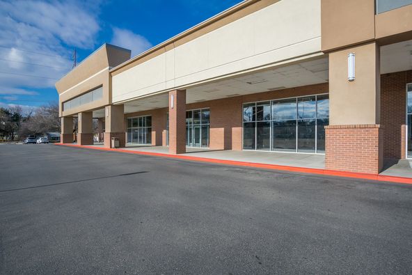 Hillcrest Shopping Center: 5100-5350 Overland Road, Boise, ID 83705